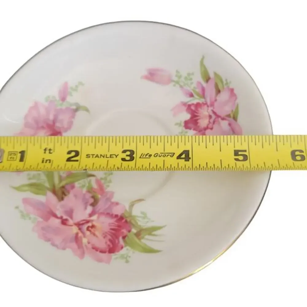 Vintage MCM 1960s Windsor Bone‎ China Tea Cup and Saucer England Gold Trim